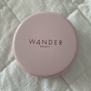 Wanderlust powder foundation Light/Medium